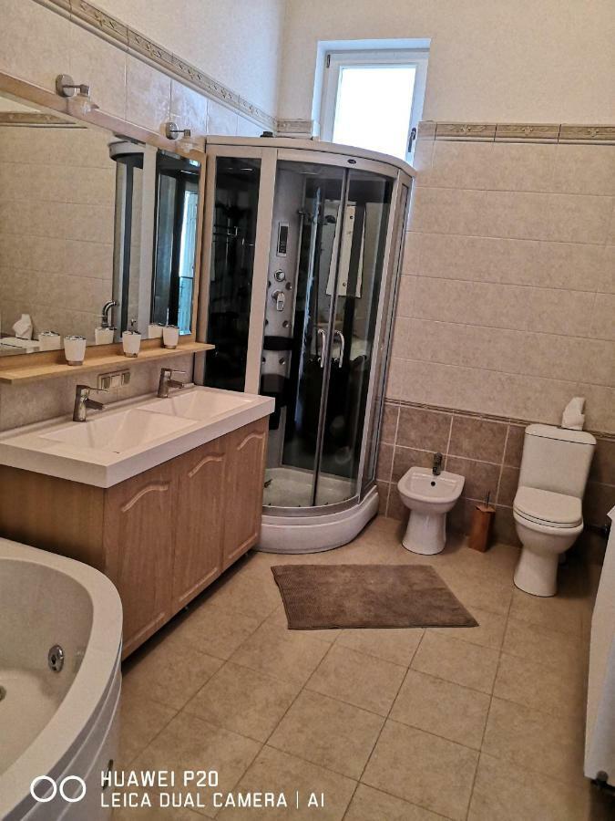 Kakukk Panzio Bed & Breakfast